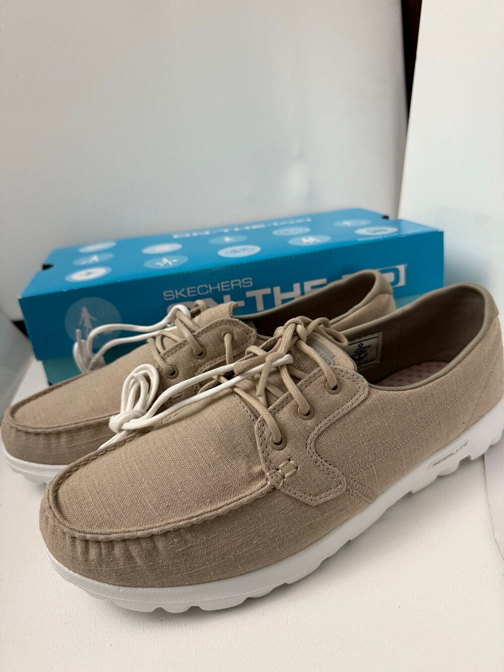 Skechers Performance Women's 11 Goga Mat Resalyte Taupe Mist Shoe On the Go